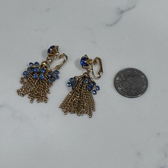 Vintage Gold Tone Tassel Earrings Blue Rhinestone Dangle Clip On Chain Drop - Picture 9 of 9